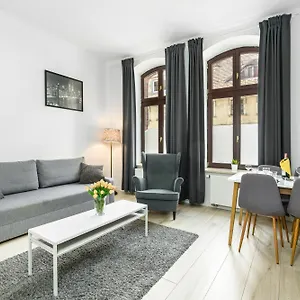 Old Town Swiety Wojciech Street - By Renters Познань